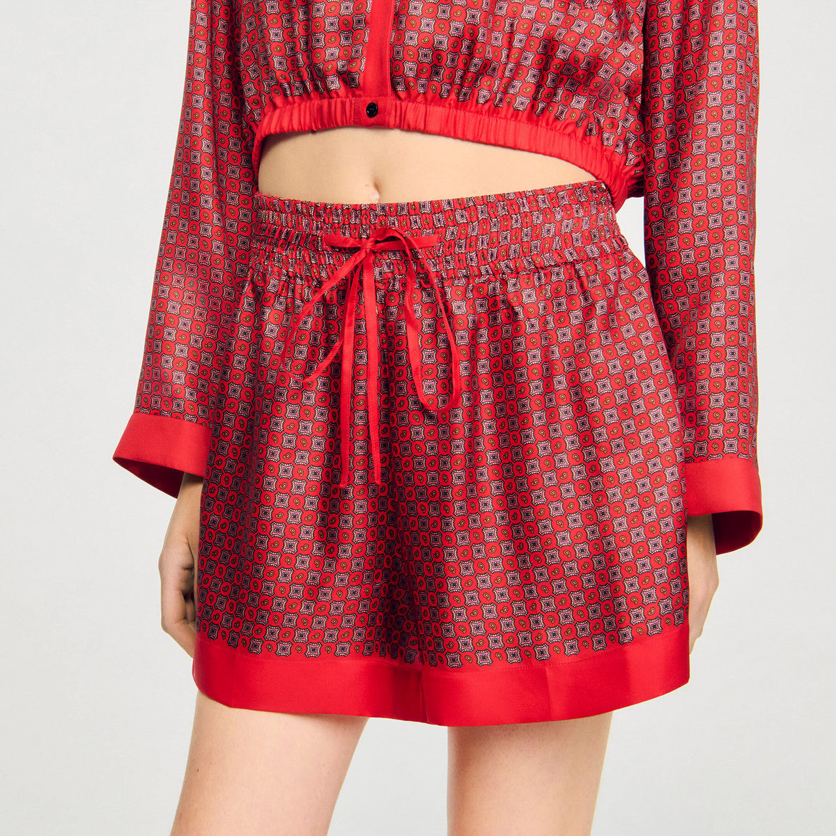 Scarf print shorts | Sandro